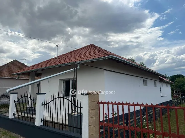 Eladó ház Szajol 81 nm