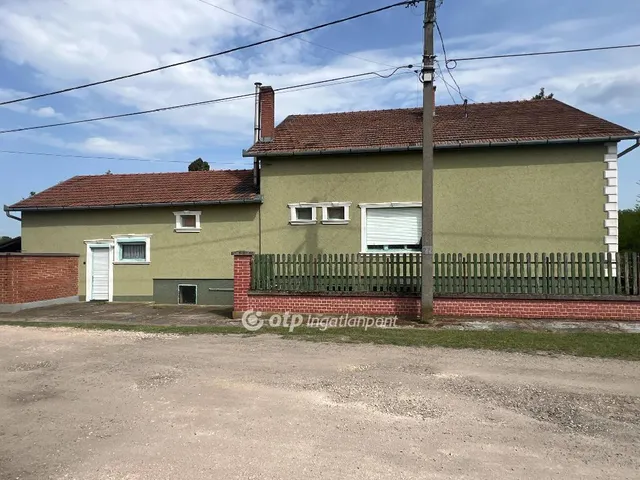 Eladó ház Tápiószele 130 nm