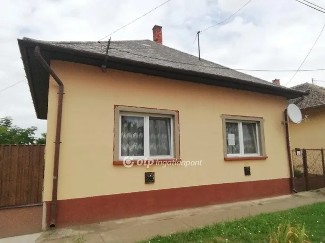 Eladó ház Kisújszállás 72 nm