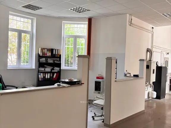 Eladó kereskedelmi és ipari ingatlan Szolnok 113 nm