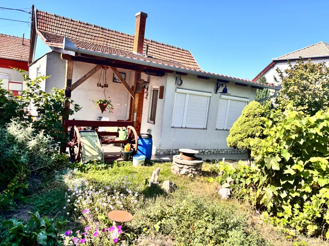 Eladó ház Szolnok, Déli városrész 71 nm