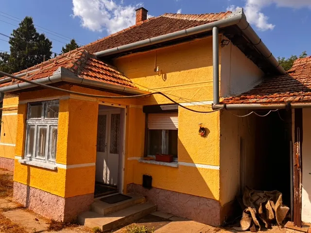 Eladó ház Tiszaföldvár 71 nm