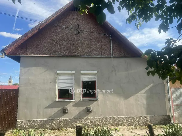 Eladó ház Újszász 70 nm