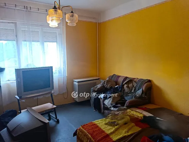 Eladó ház Tiszajenő 74 nm