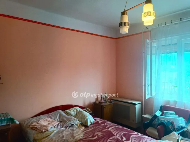 Eladó ház Tiszajenő 74 nm