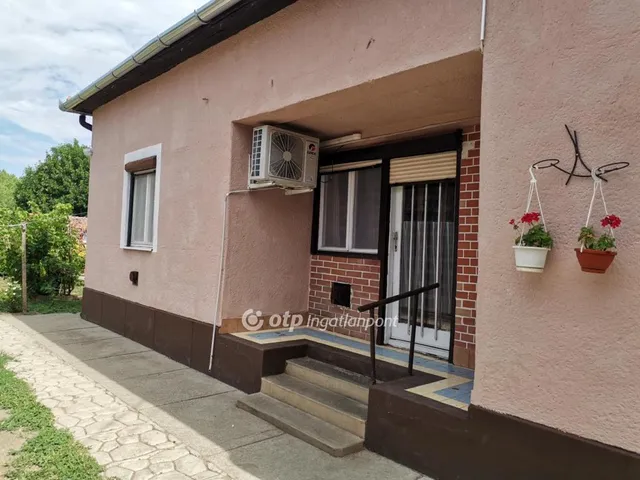 Eladó ház Tószeg 106 nm