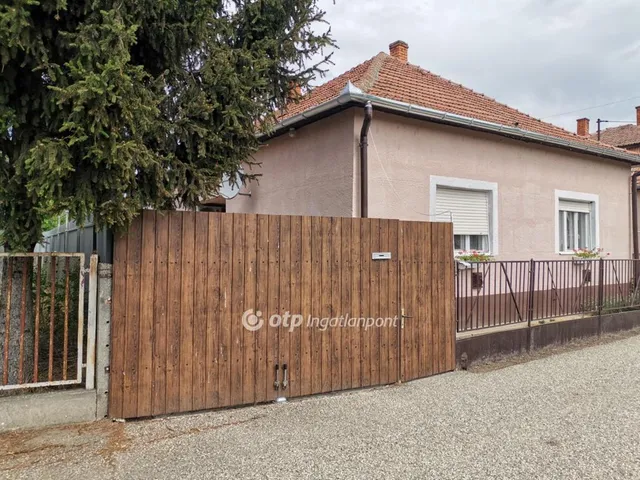 Eladó ház Tószeg 106 nm