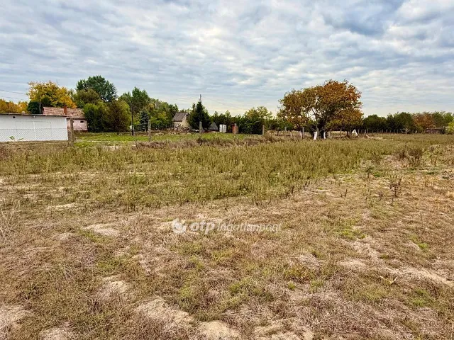 Eladó telek Cegléd 2489 nm