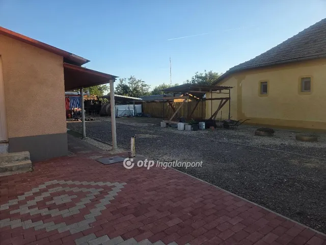 Eladó ház Tiszapüspöki 141 nm
