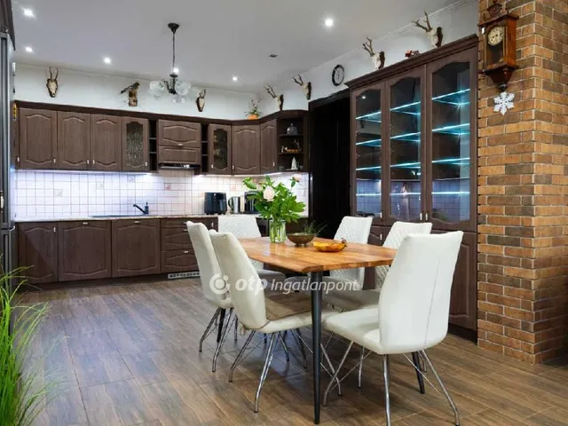 Eladó ház Ceglédbercel 150 nm