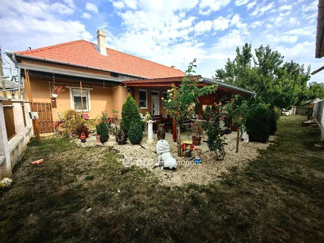 Eladó ház Túrkeve 102 nm