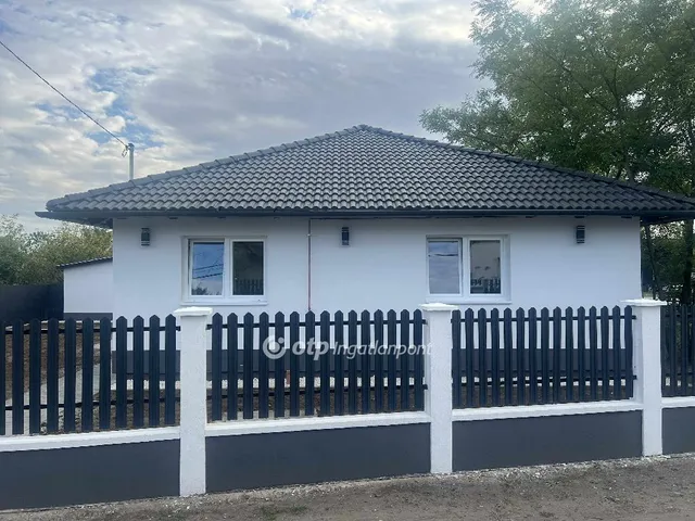 Eladó ház Tápiószele 75 nm