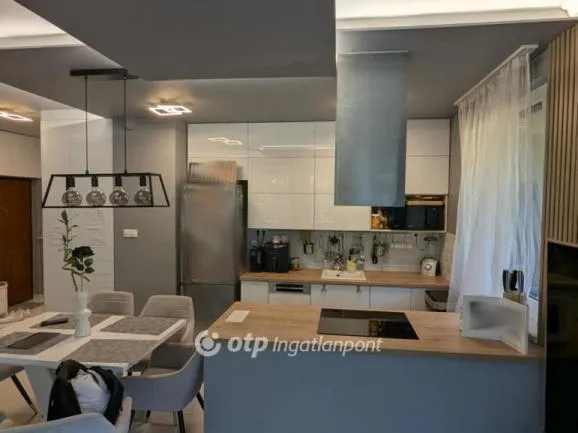 Eladó lakás Budapest III. kerület 65 nm