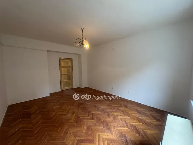 Eladó lakás Szolnok 34 nm