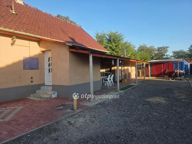 Eladó ház Tiszapüspöki 141 nm