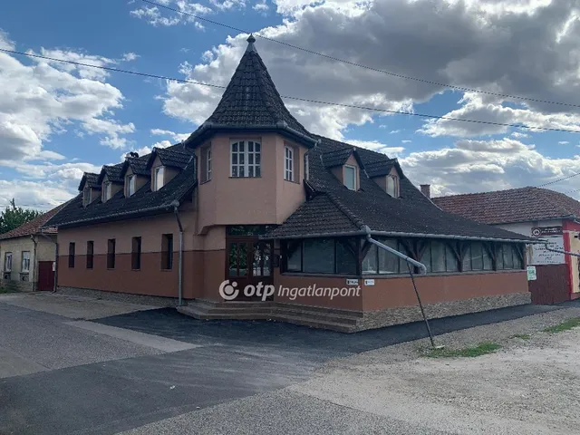 Eladó ház Törökszentmiklós 230 nm