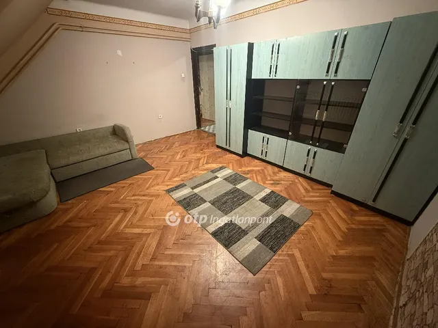Eladó lakás Tiszakécske 92 nm