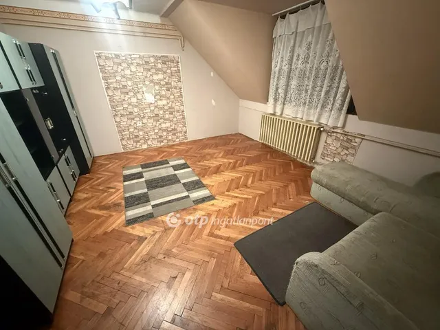 Eladó lakás Tiszakécske 92 nm