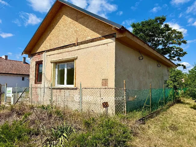 Eladó ház Újszilvás 66 nm