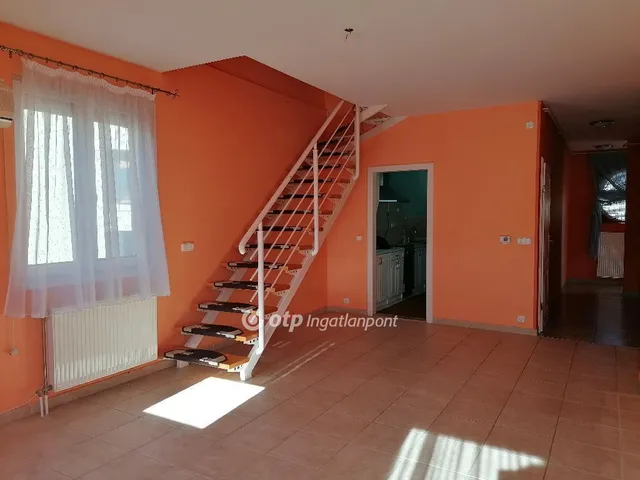 Eladó lakás Szolnok 96 nm