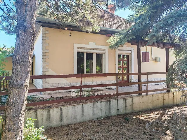 Eladó ház Jászladány 84 nm