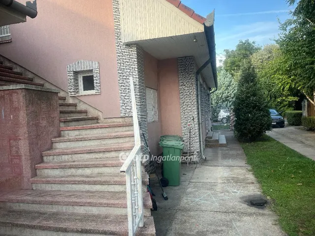 Eladó ház Abony 450 nm