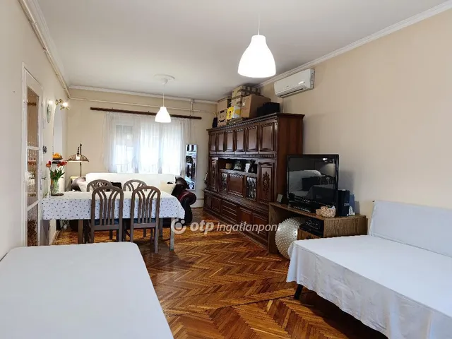 Eladó lakás Abádszalók 133 nm