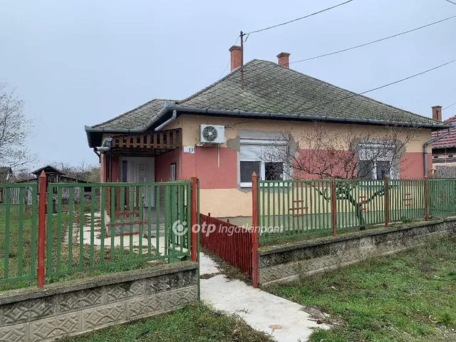 Eladó ház Cibakháza 74 nm