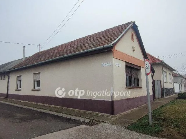 Eladó ház Jászberény 78 nm