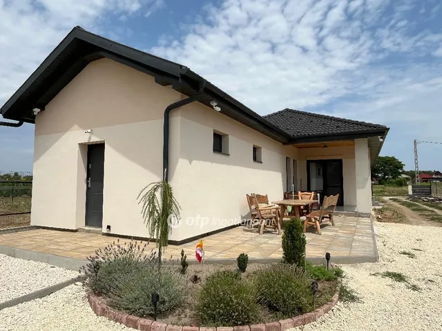 Eladó ház Inárcs 144 nm