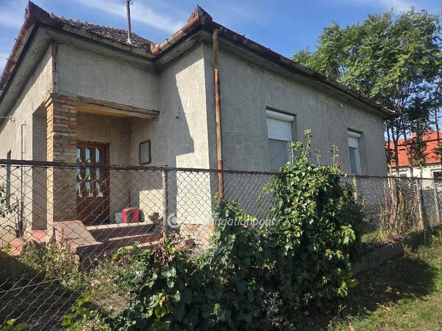 Eladó ház Újszász 106 nm
