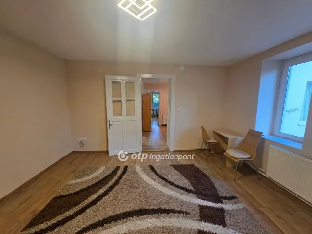 Eladó ház Üröm 100 nm