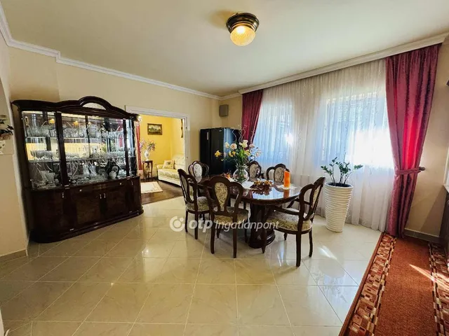 Eladó mezőgazdasági ingatlan Debrecen, Domokos Márton-kert 135 nm