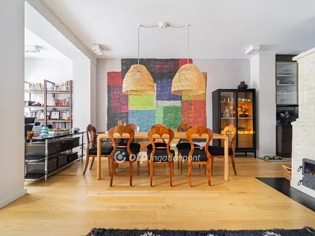 Eladó ház Budapest II. kerület, Szemlőhegy 210 nm