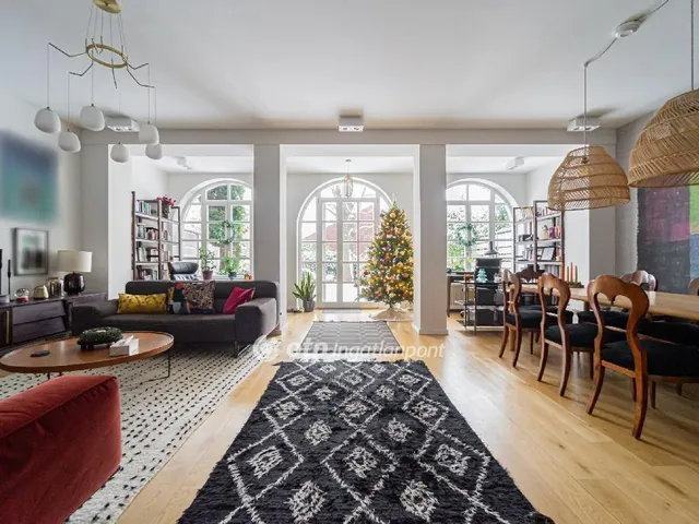 Eladó ház Budapest II. kerület, Szemlőhegy 210 nm