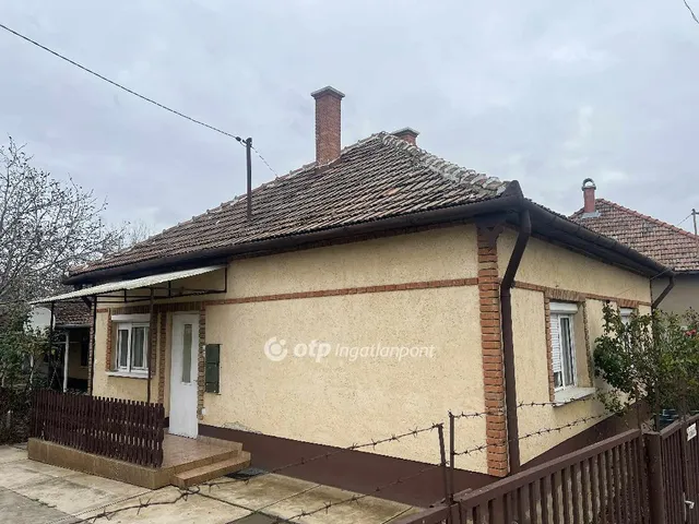 Eladó ház Tószeg 102 nm