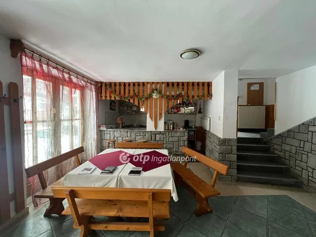 Eladó kereskedelmi és ipari ingatlan Pilisszentlászló 192 nm