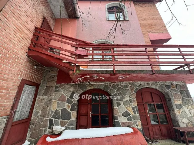 Eladó kereskedelmi és ipari ingatlan Pilisszentlászló 519 nm