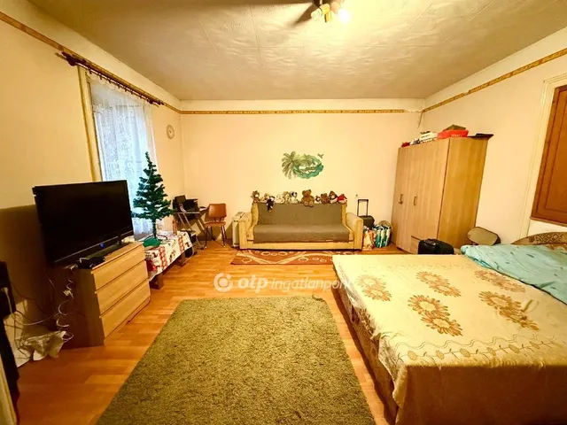 Eladó lakás Tápiószele 62 nm