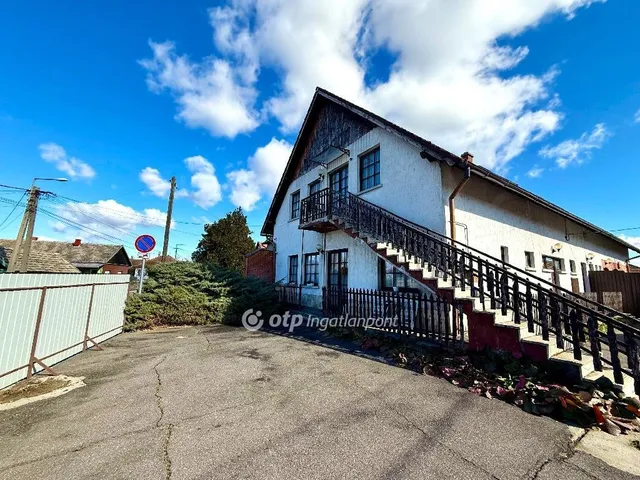 Eladó ház Farmos 387 nm