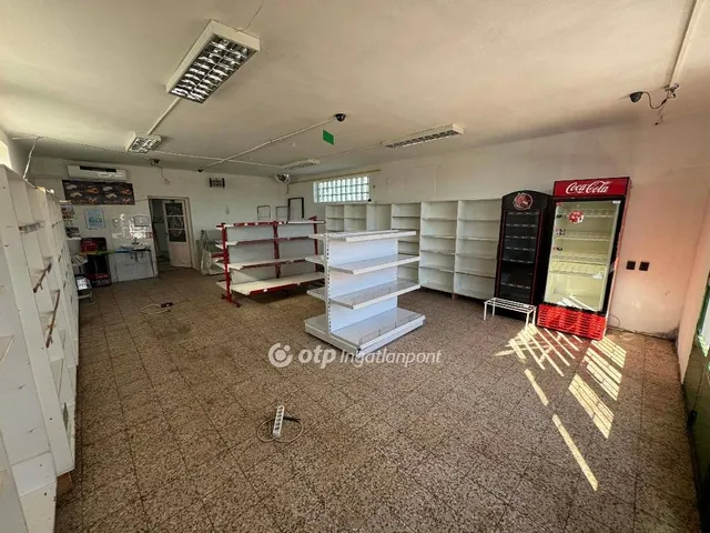 Eladó kereskedelmi és ipari ingatlan Törtel 120 nm