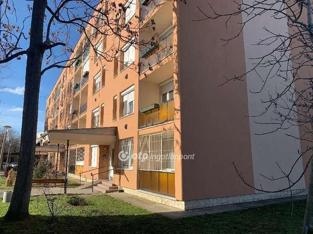 Eladó lakás Szolnok 54 nm