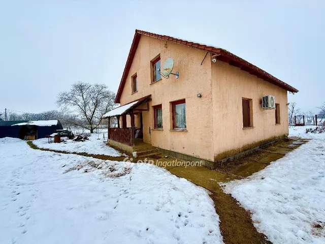 Eladó üdülő és hétvégi ház Cegléd 129 nm