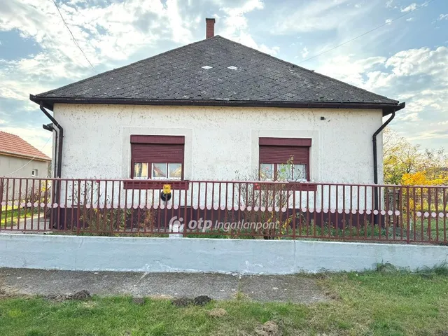 Eladó ház Nagyiván 96 nm