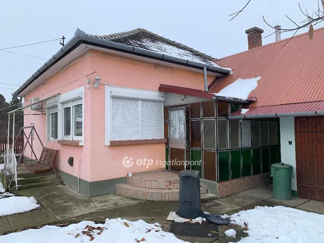 Eladó ház Tiszapüspöki 76 nm