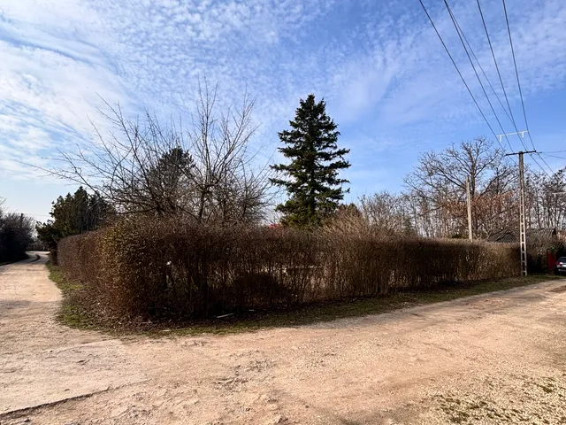 Eladó telek Szolnok, Alcsisziget 714 nm