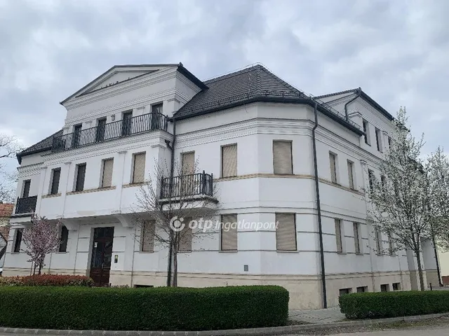 Eladó lakás Kecskemét, Belváros 143 nm