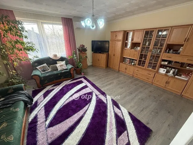 Eladó ház Tiszakécske 172 nm