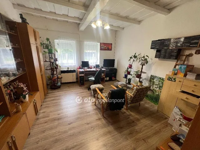 Eladó ház Újszász 70 nm