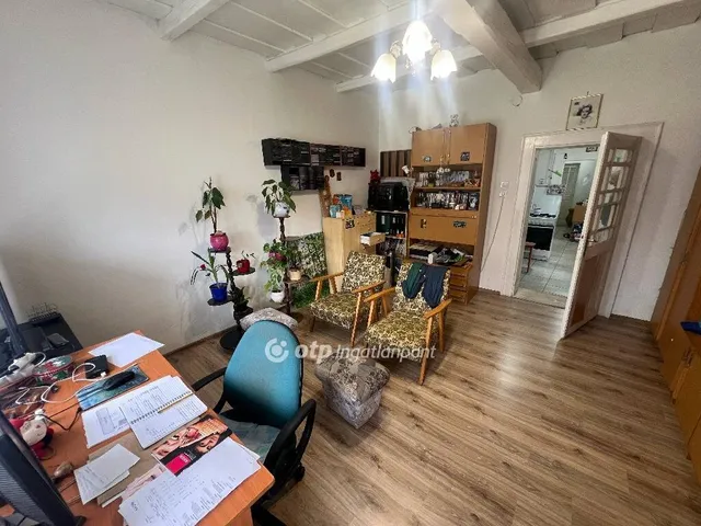 Eladó ház Újszász 70 nm